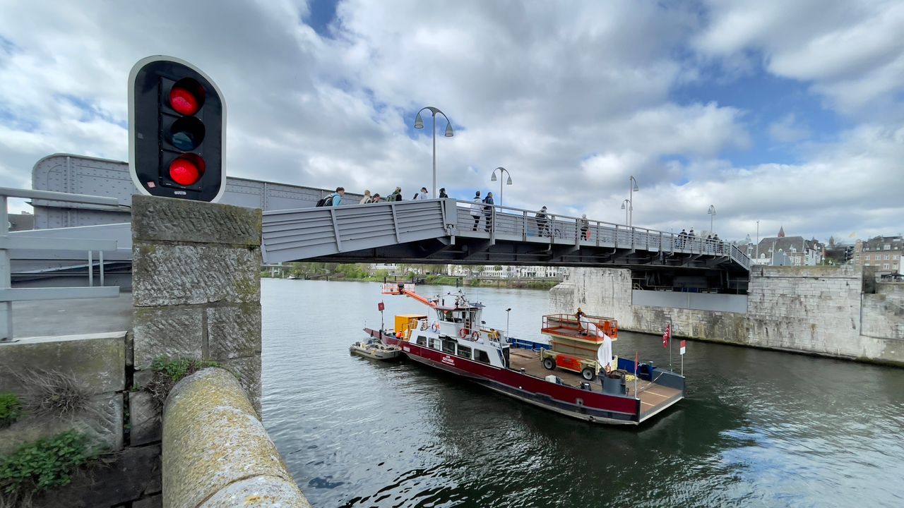 Camera's Servaasbrug vervangen; brug voorlopig weer in hoogstand